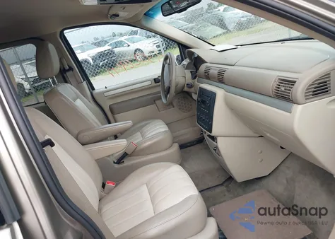 2006 Ford Freestar Se z USA, uszkodzony, nr VIN 2FMZA51646BA21375